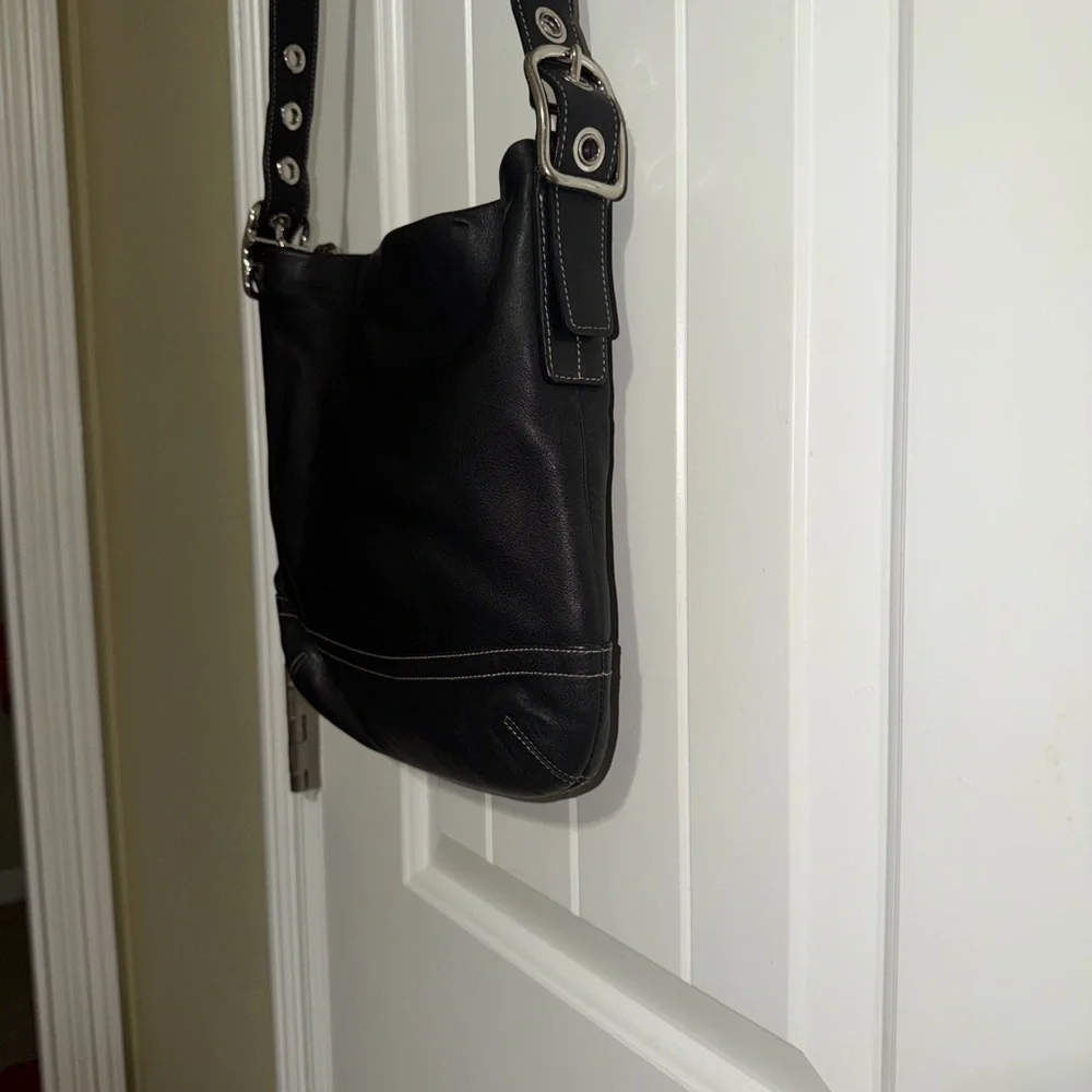 Vintage Coach Legacy 1415 Slim Duffle shoulder Bag in black with white stitching